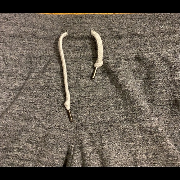 EUC NIKE cropped sweat jogger Medium - Picture 3 of 6